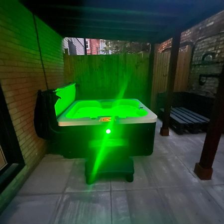 Central London, Jaccuzzi,Newbuild, 2 Bedrooms Two Baths Exteriér fotografie