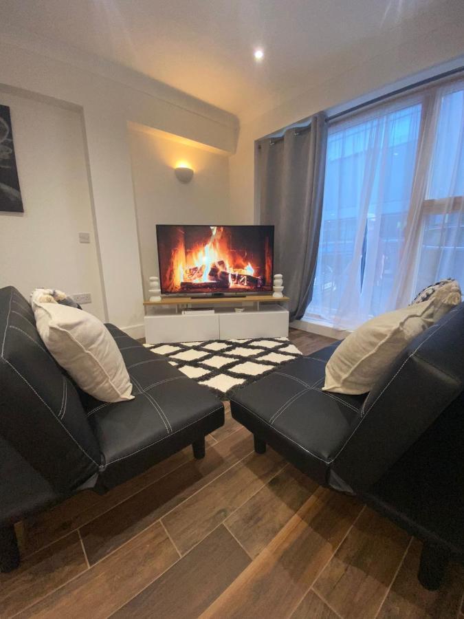 Central London, Jaccuzzi,Newbuild, 2 Bedrooms Two Baths Exteriér fotografie
