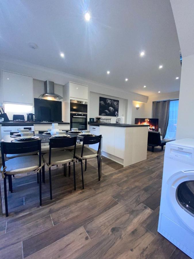 Central London, Jaccuzzi,Newbuild, 2 Bedrooms Two Baths Exteriér fotografie