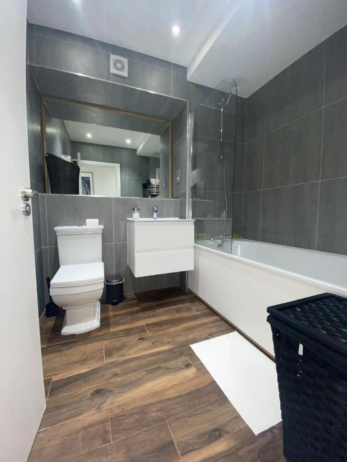 Central London, Jaccuzzi,Newbuild, 2 Bedrooms Two Baths Exteriér fotografie