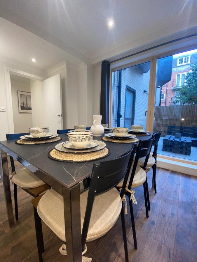 Central London, Jaccuzzi,Newbuild, 2 Bedrooms Two Baths Exteriér fotografie